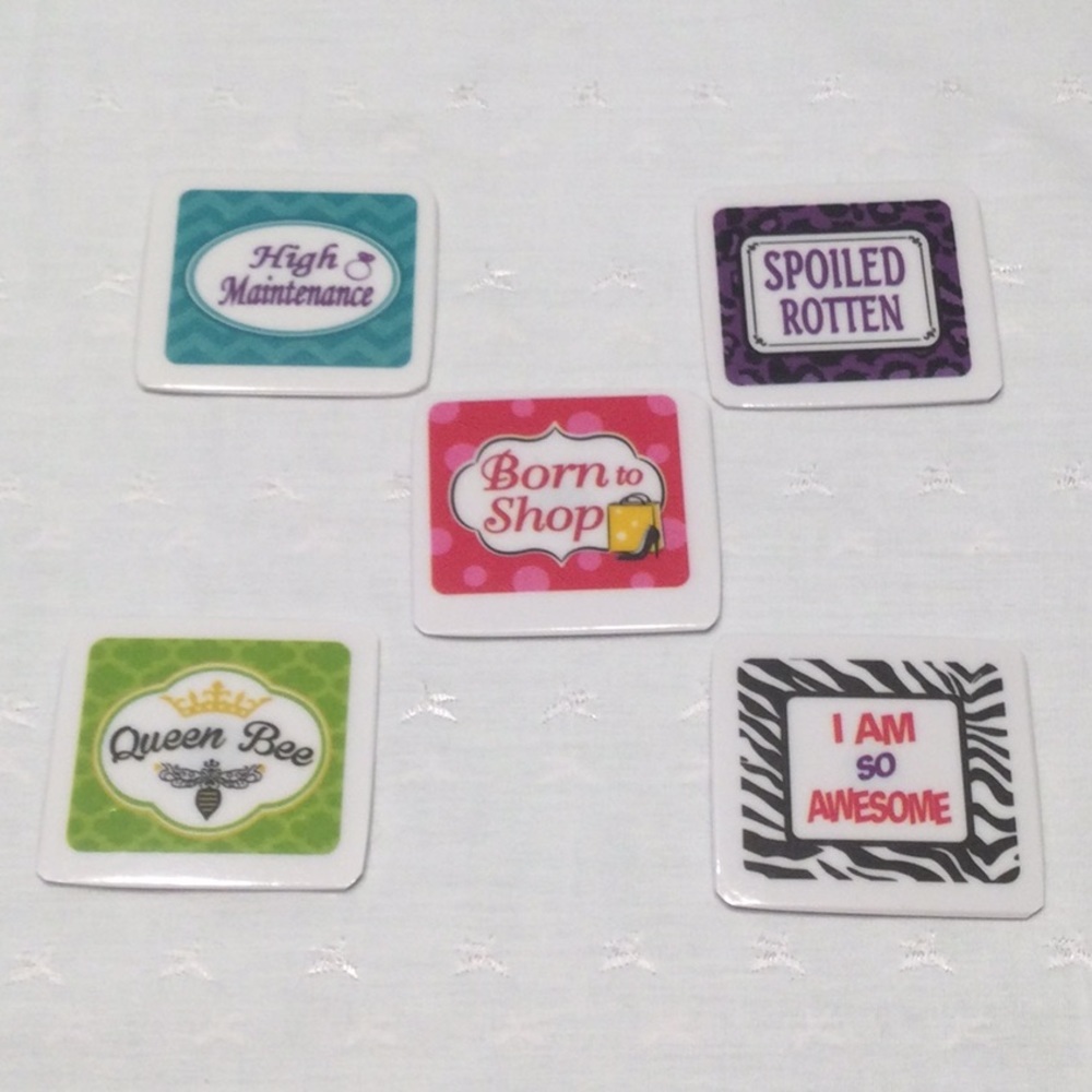 Five Piece Set of Diva Magnets Plastic​